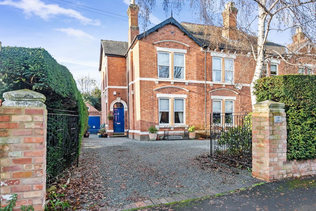Property photo 1 of 21