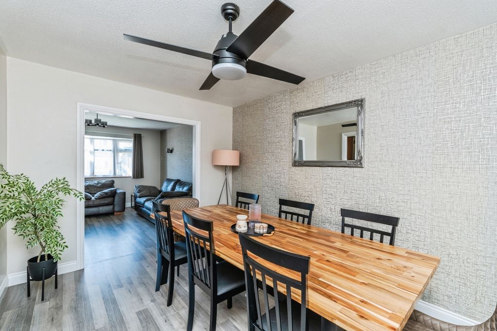 Property photo 2 of 22 Pbox-Img.Jpg