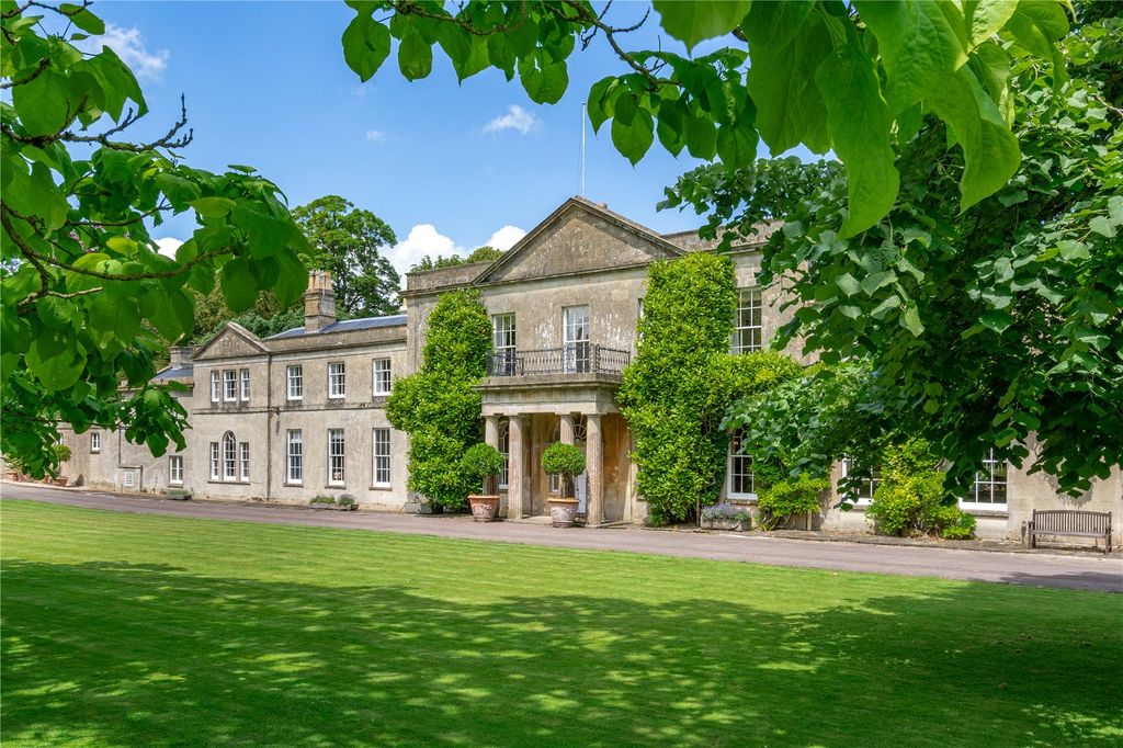 Property photo 2 of 56 Harptree Court