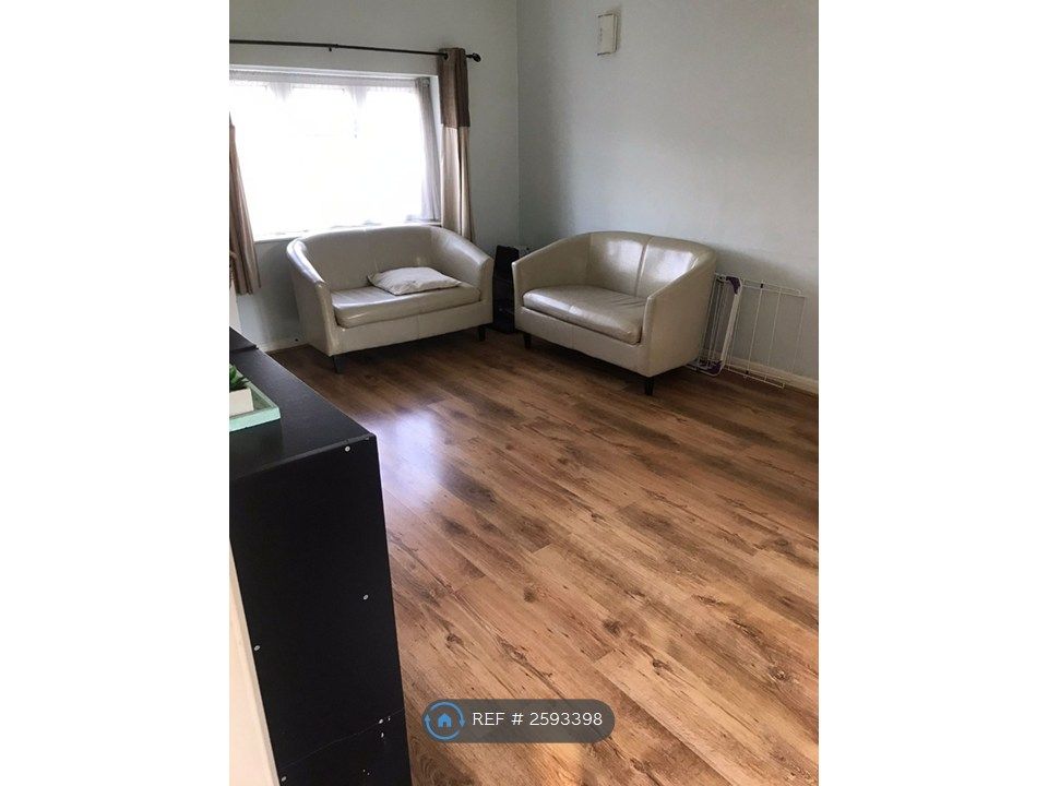 Property photo 2 of 6 Lounge 2