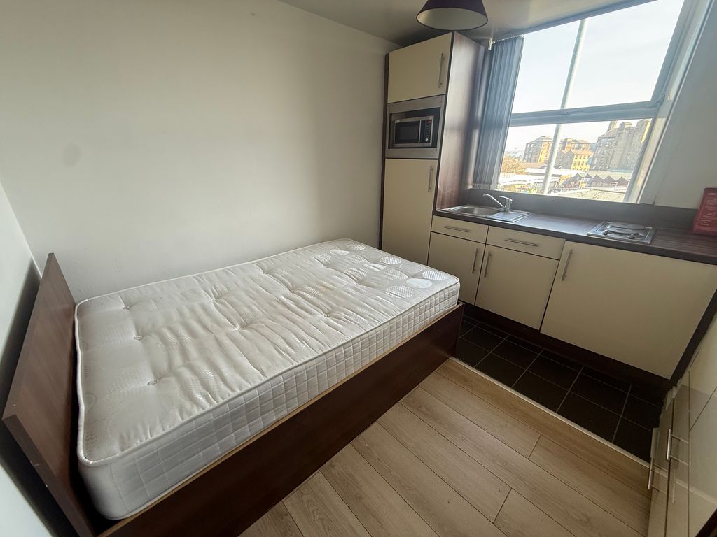 Property photo 1 of 4 Bedroom 1