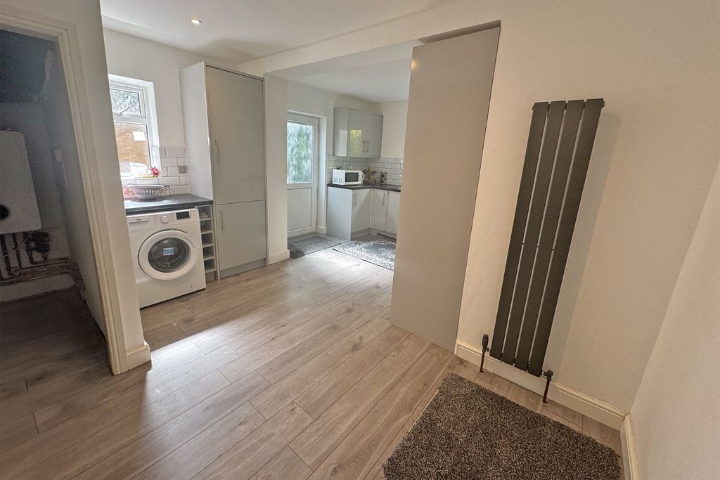 Property photo 2 of 12 4495496