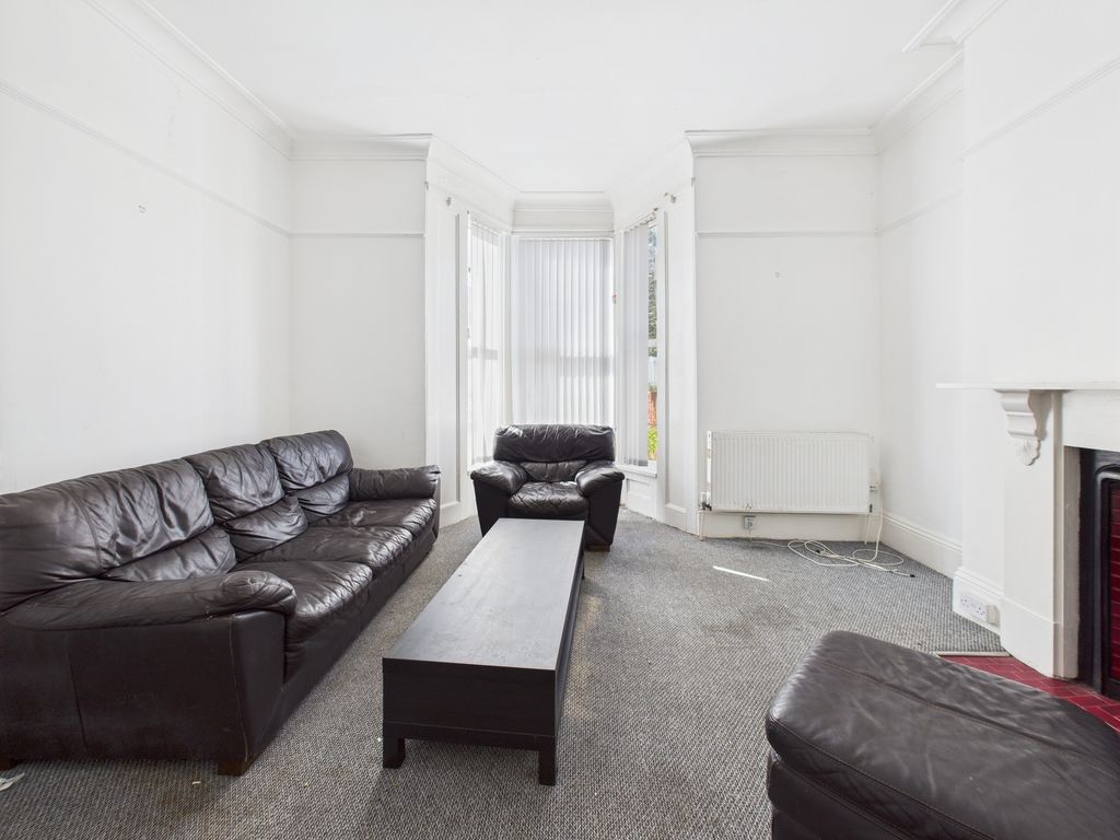 Property photo 3 of 16 Cam03974G0-Pr0188-Still002
