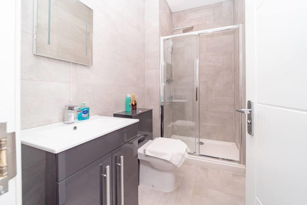 Property photo 3 of 3 Bathroom.Jpg