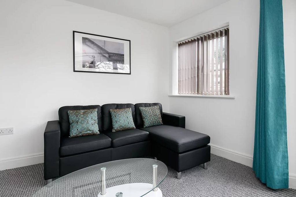 Property photo 3 of 12 Picture 3