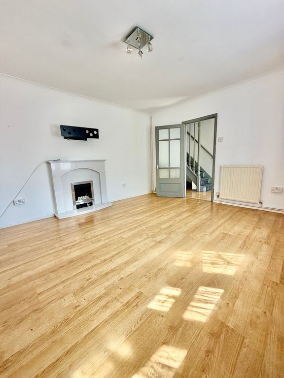 Property photo 2 of 13 Photo 1
