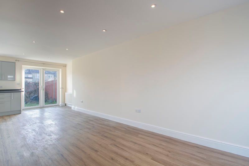 Property photo 2 of 9 Photo 7