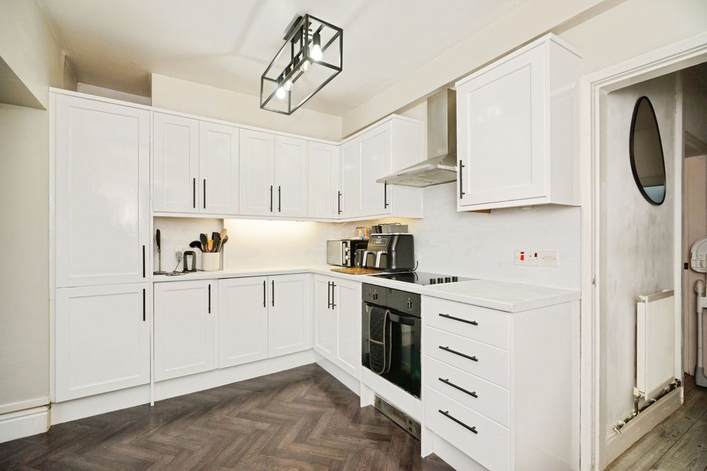 Property photo 3 of 20 Pbox-Img.Jpg