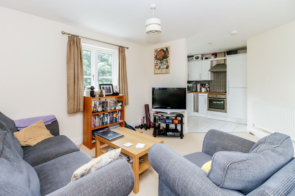 Property photo 3 of 9 Photo 03