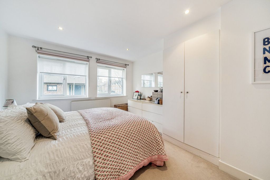 Property photo 3 of 15 Picture No. 17