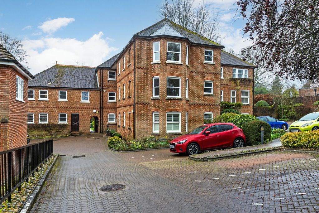 Property photo 1 of 8