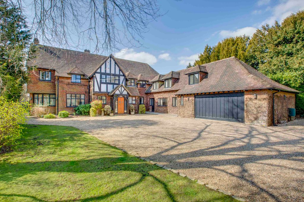 Property photo 1 of 21 Front