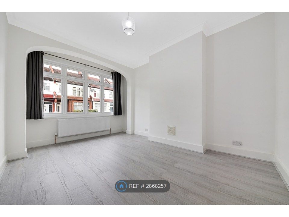 Property photo 1 of 13 Bedroom 1