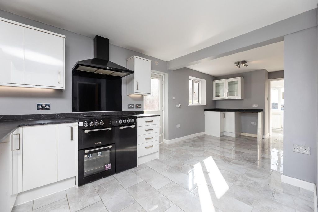 Property photo 3 of 18 5C5A1944.Jpg