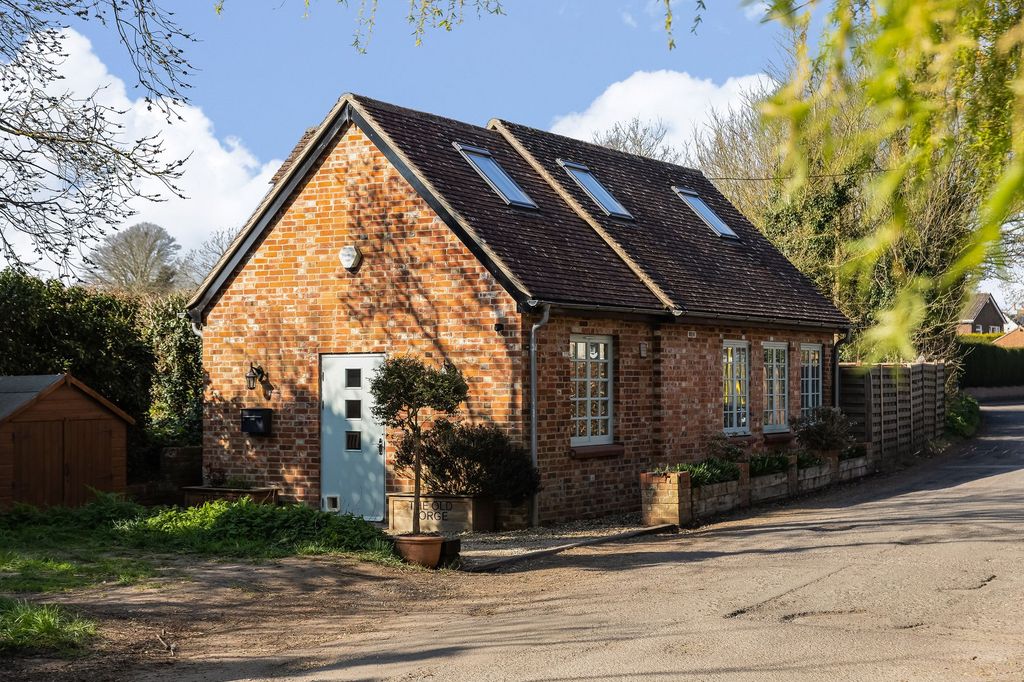 Property photo 1 of 32