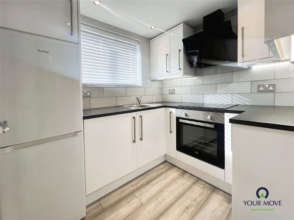 Property photo 3 of 8 Picture No. 13