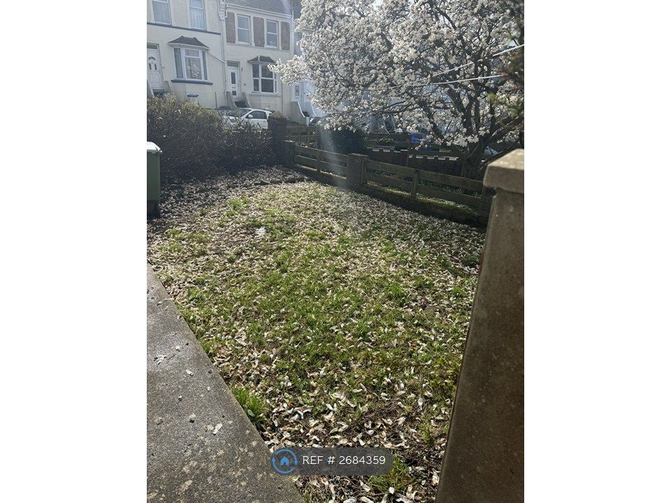 Property photo 2 of 10 Garden