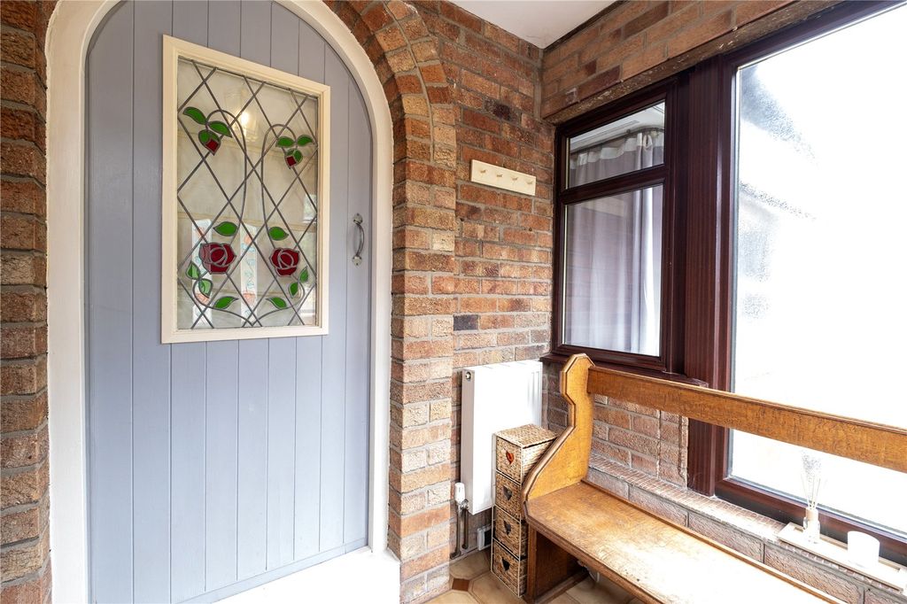Property photo 2 of 34 Entrance Porch