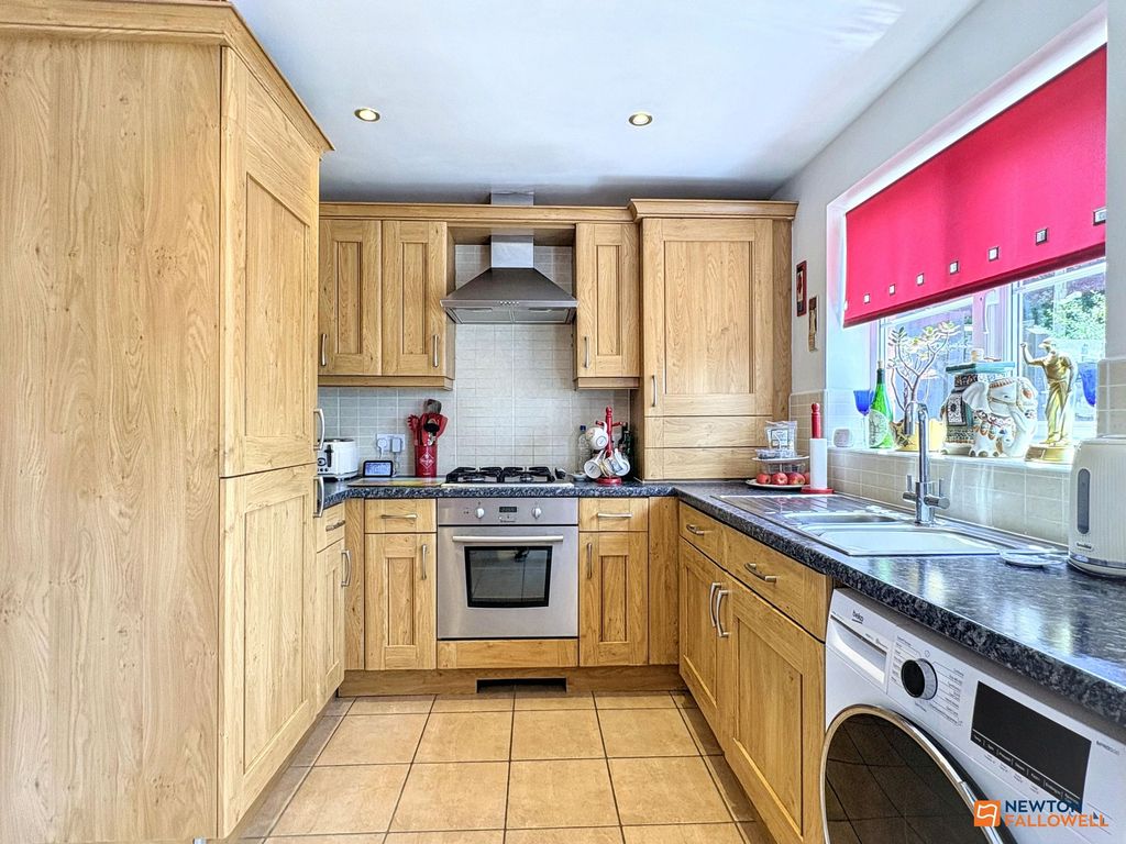 Property photo 2 of 25
