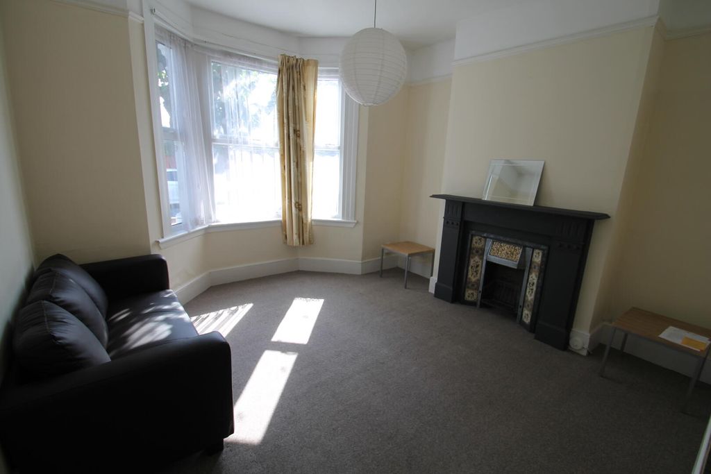 Property photo 2 of 6 Living Room