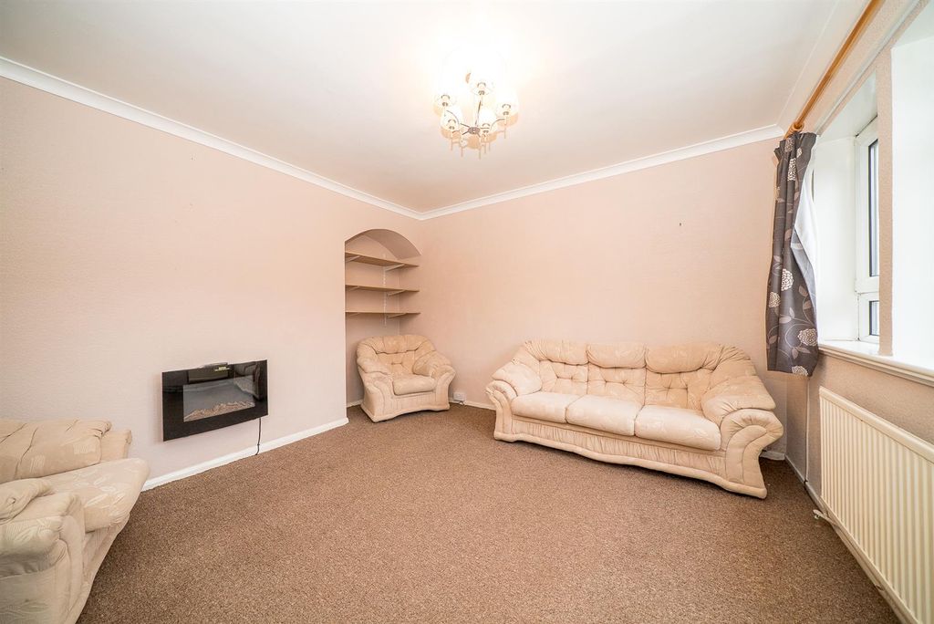 Property photo 2 of 21 Lounge