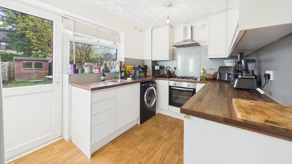 Property photo 2 of 8