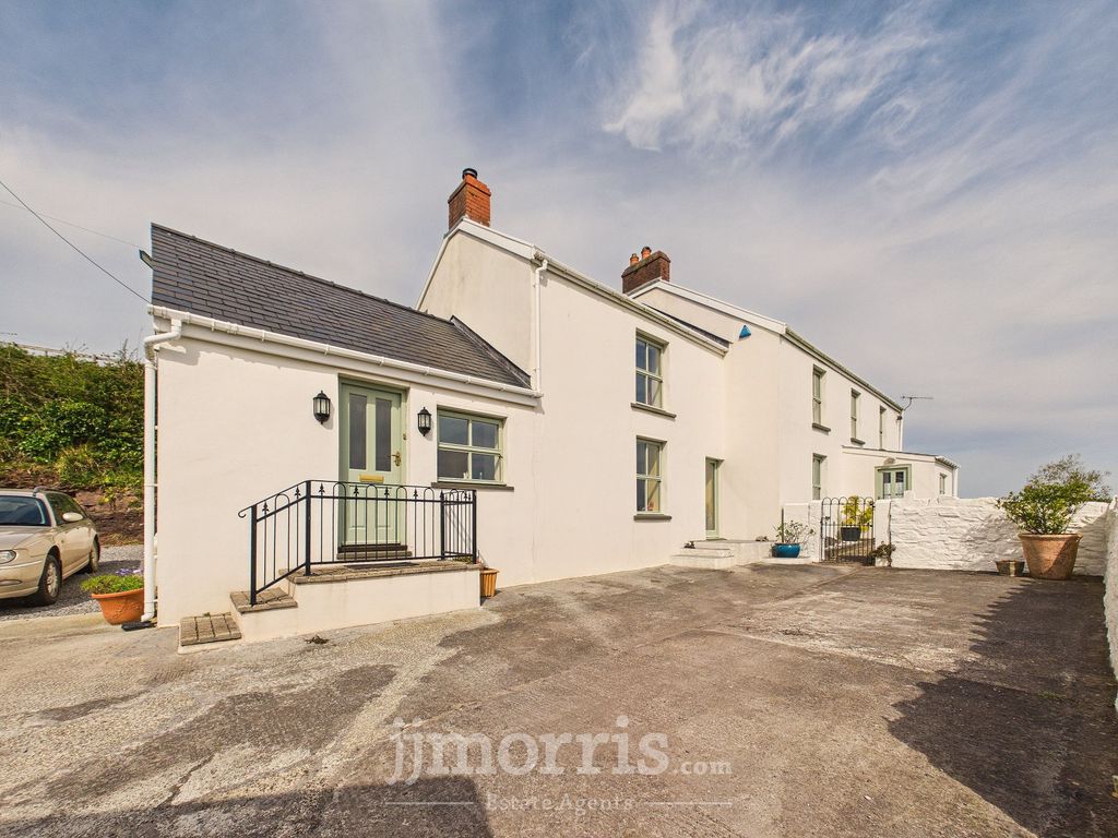 Property photo 3 of 64