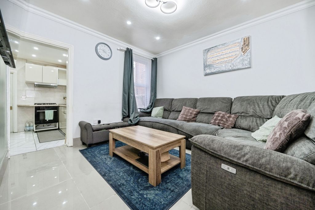 Property photo 3 of 17 Photo