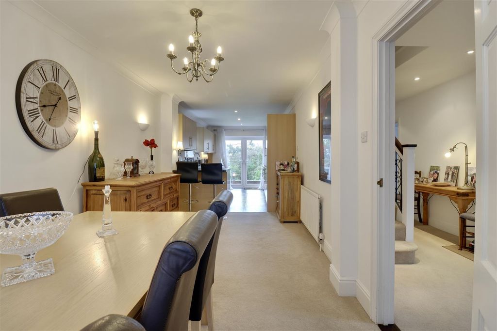 Property photo 3 of 24 Kitcheb/Diner