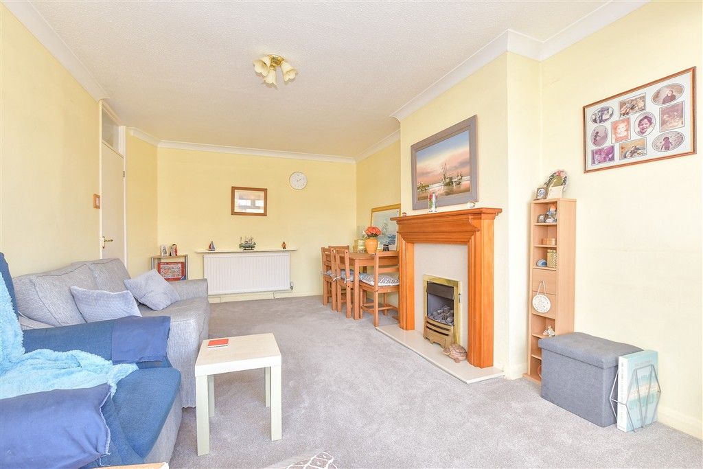 Property photo 2 of 10 Lounge/Diner