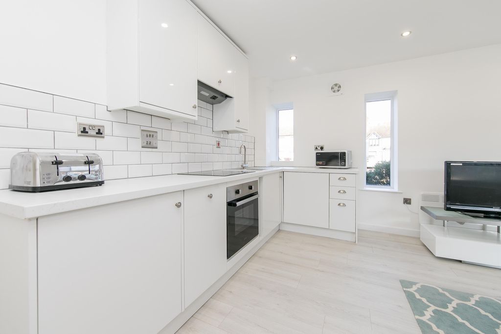 Property photo 3 of 5 Kitchen