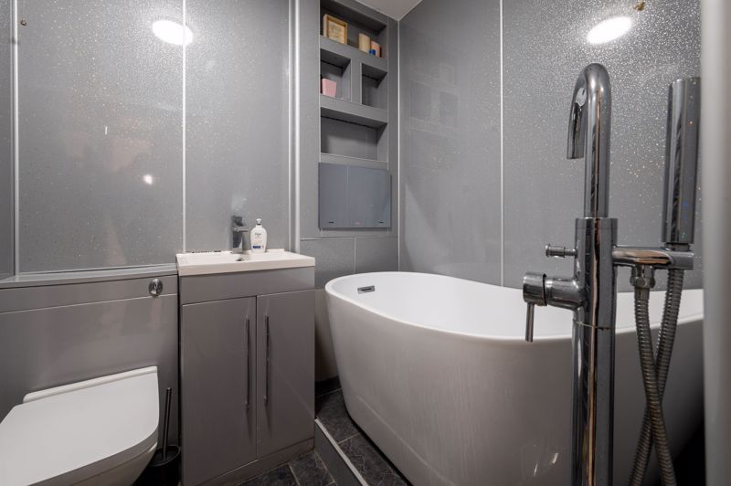 Property photo 3 of 7 Bathroom