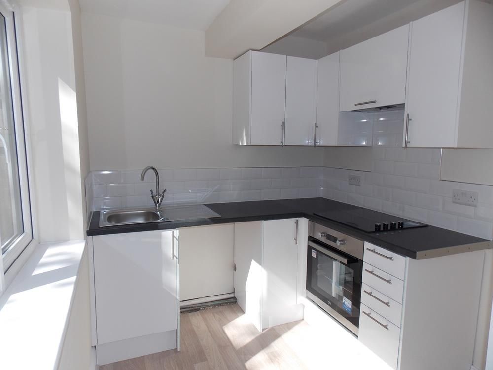 Property photo 1 of 6 Kitchen