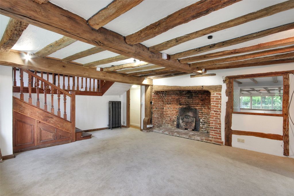 Property photo 2 of 21 Sitting Room