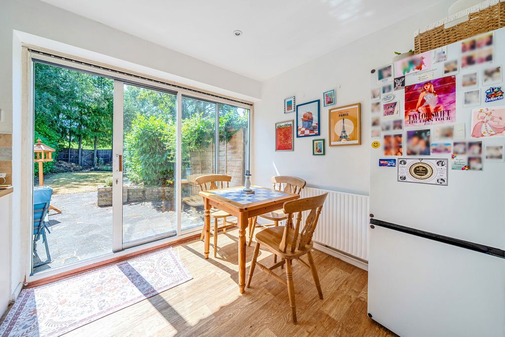 Property photo 3 of 15 1-6A5E5982B331E-2...