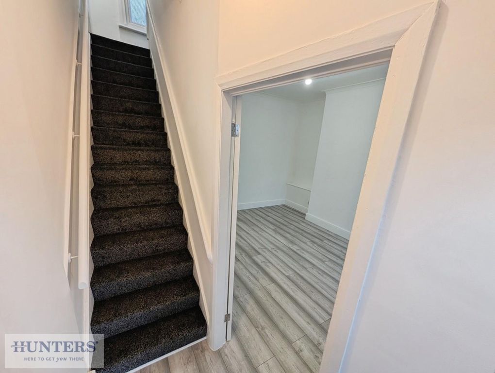 Property photo 2 of 9 Entrance Hallway