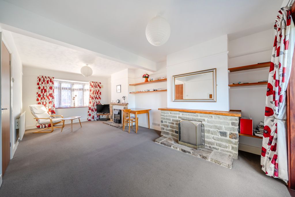 Property photo 2 of 8