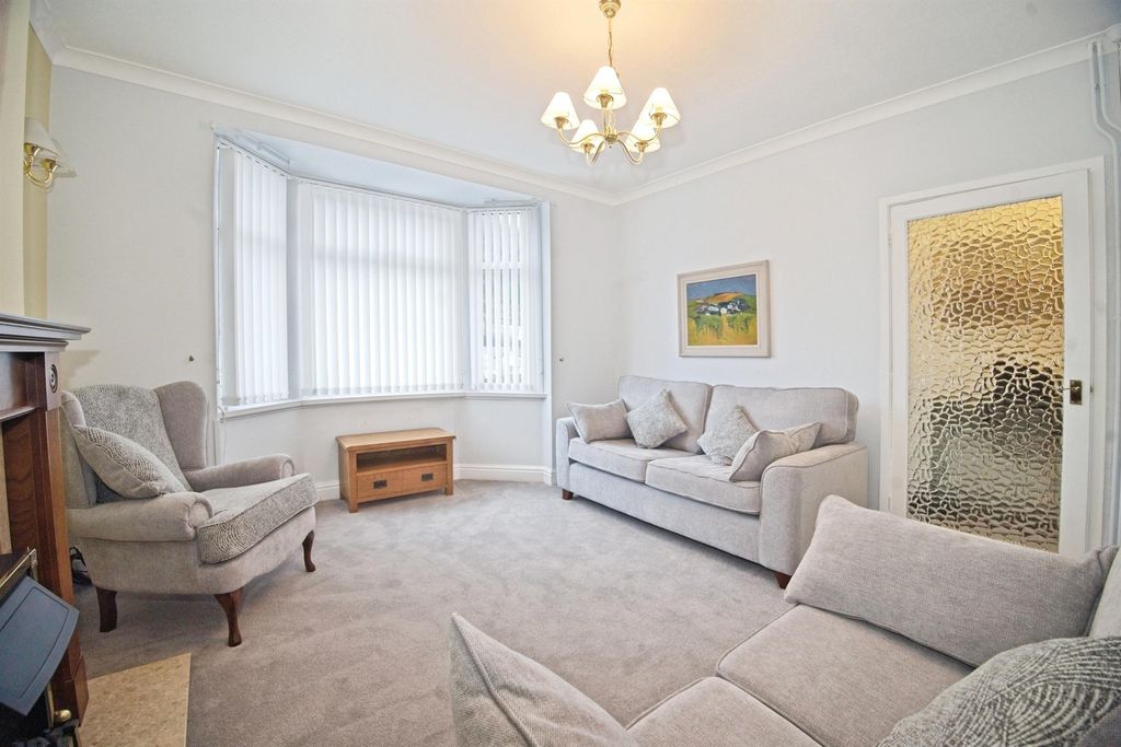 Property photo 2 of 34