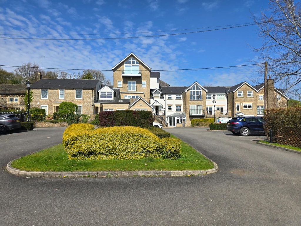 Property photo 1 of 17 External