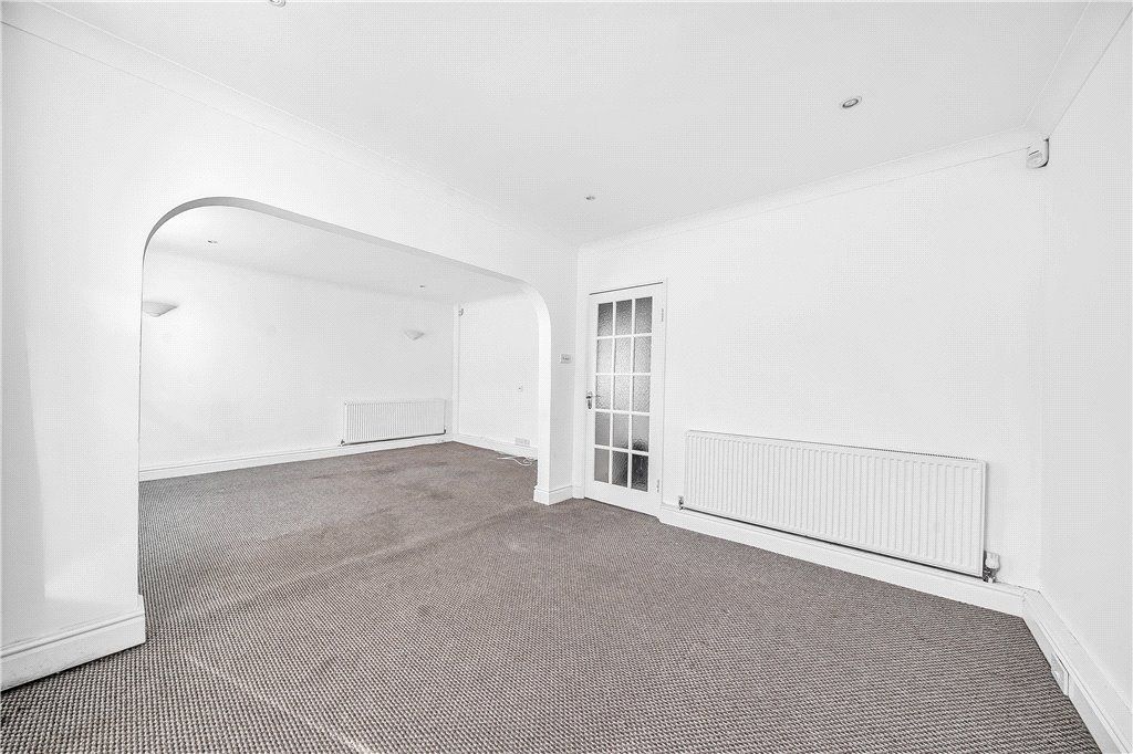 Property photo 2 of 22 Picture No. 15