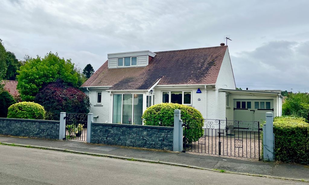 Property photo 1 of 32