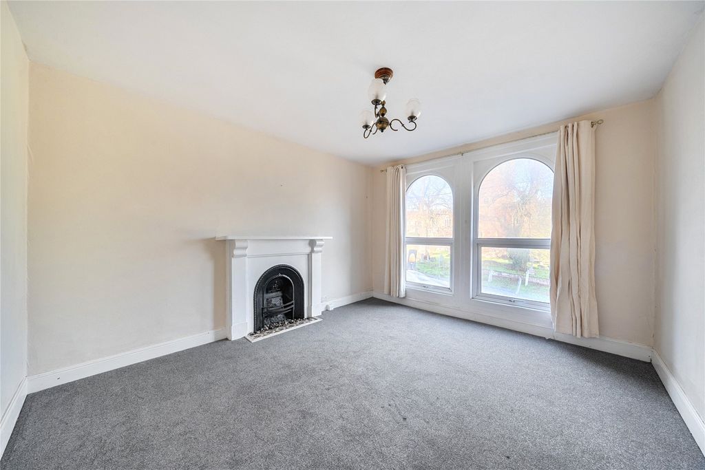 Property photo 3 of 21 Picture No. 12