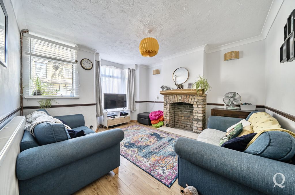 Property photo 2 of 23 d0A273A4-A590-457...