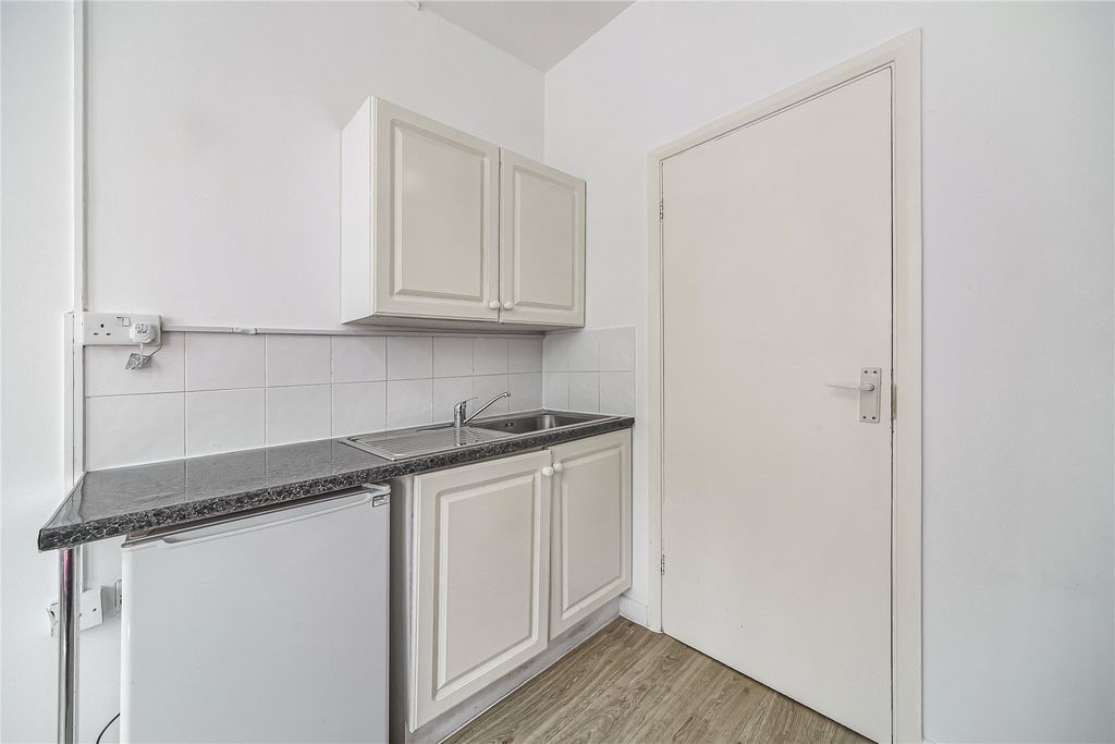 Property photo 3 of 5 Picture No. 04