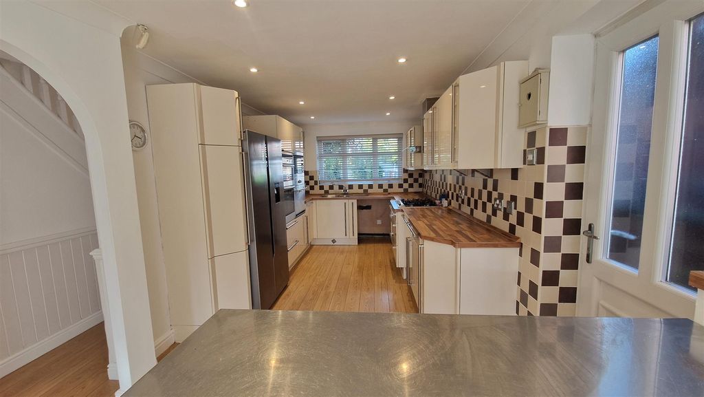 Property photo 3 of 21 Kitchen Diner