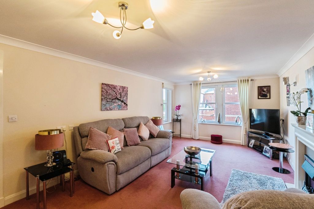 Property photo 2 of 14 Pbox-Img.Jpg