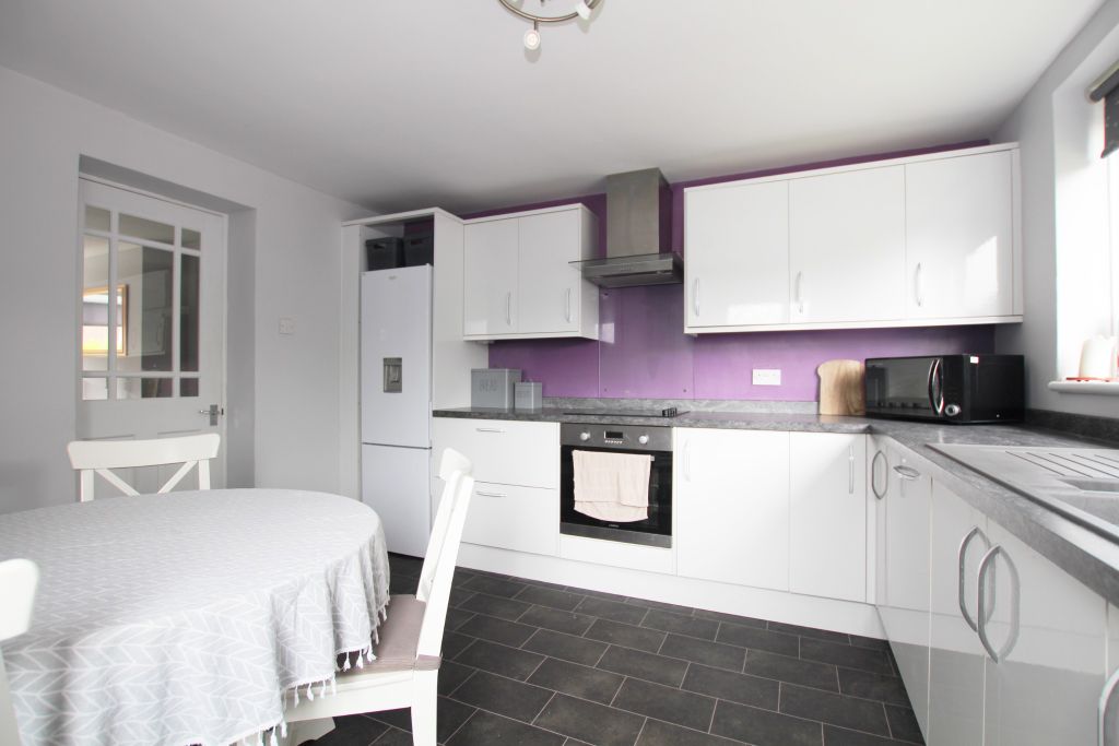 Additional image 5 of 3 bed semi-detached house to rentAllander Road, Bearsden, East Dunbartonshire G61