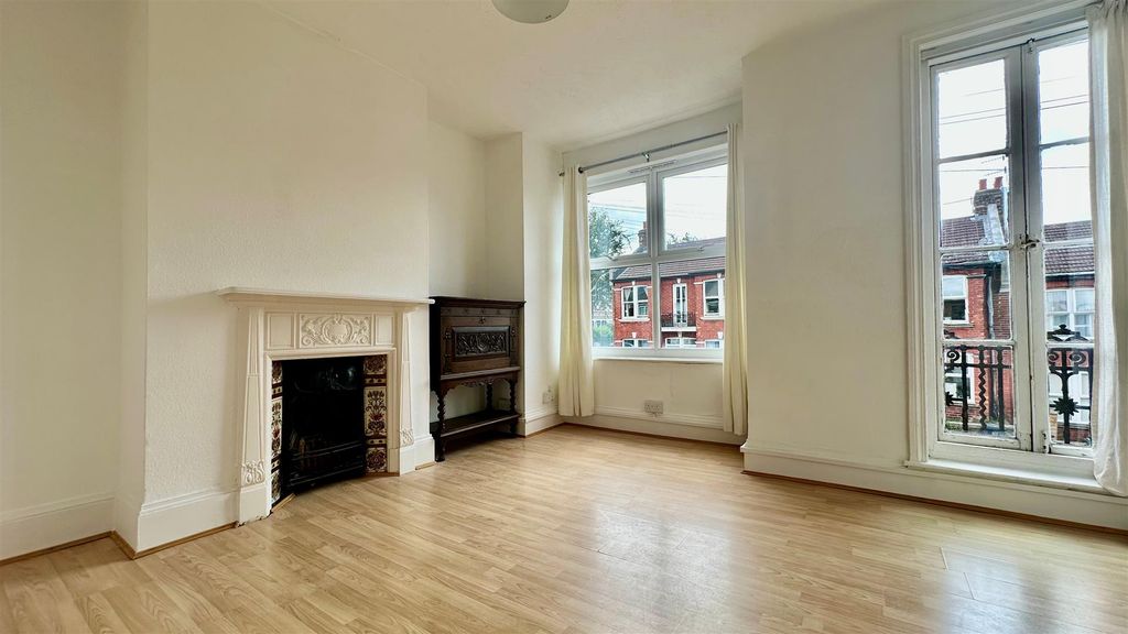 Property photo 2 of 17 127.Jpg