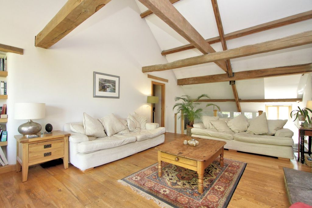 Property photo 3 of 21