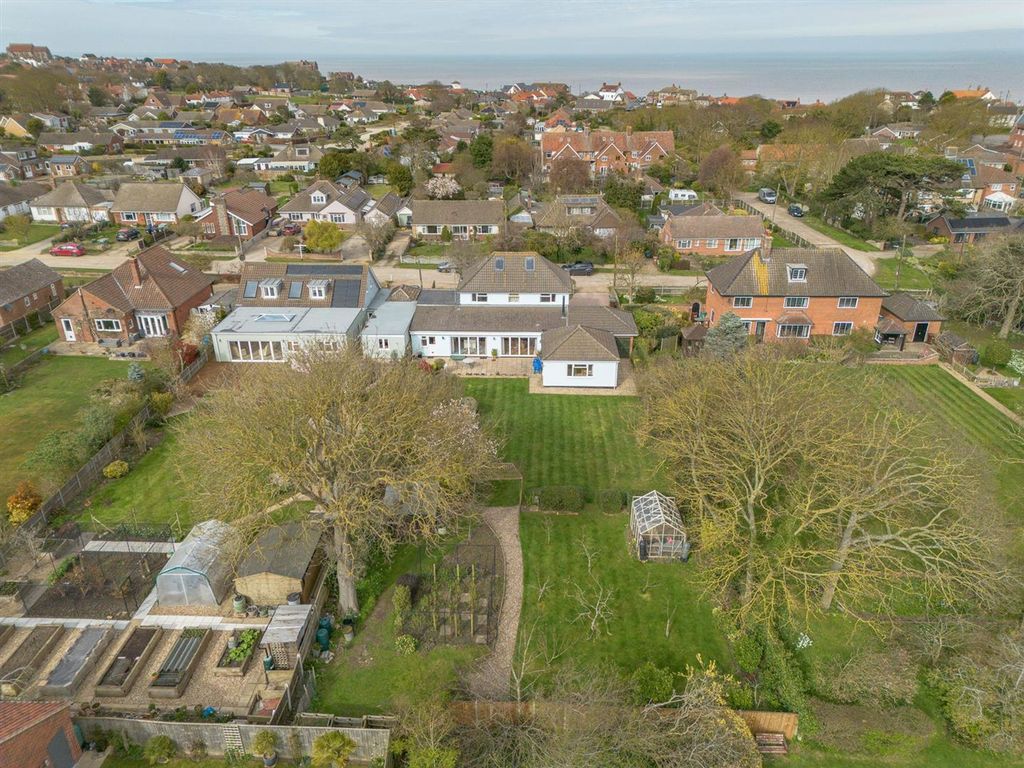 Property photo 1 of 39 18Beckmeadowway,Mundesley-20.Jpg
